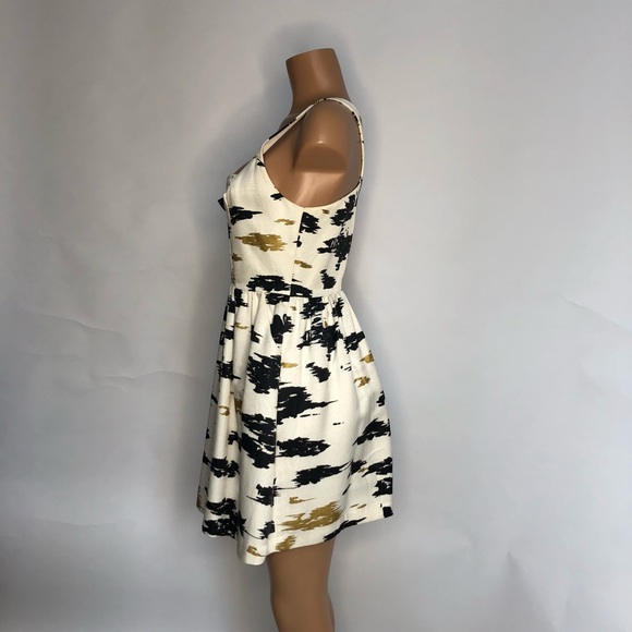 Twinkle by Wenlan Flirty Party Dress - Picture 2 of 4